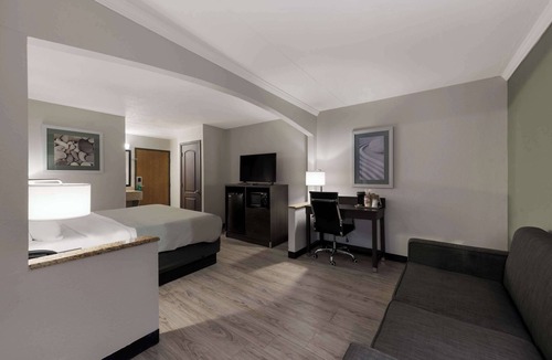 Merriam Hotel | Quality Inn Merriam Kansas City
