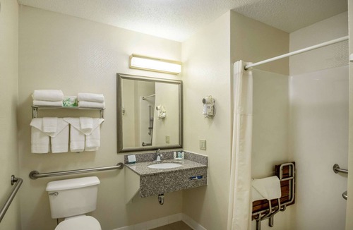 Mineral Point Hotel | Quality Inn Mineral Point