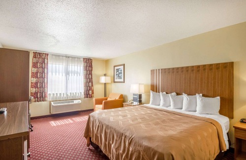 Mineral Point Hotel | Quality Inn Mineral Point