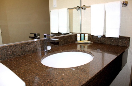 Mont-Laurier Hotel | Quality Inn Mont-Laurier