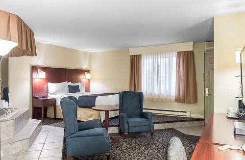 Mont-Laurier Hotel | Quality Inn Mont-Laurier