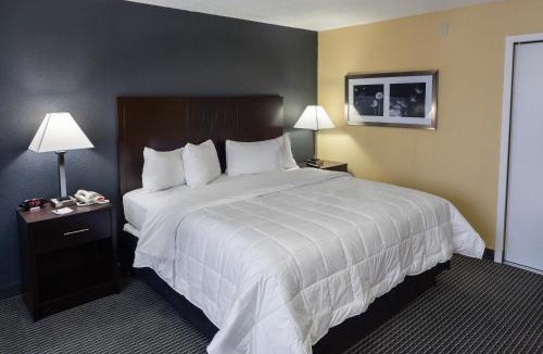 Holiday City Hotel | Quality Inn Montpelier