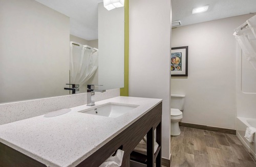 Morgantown Hotel | Quality Inn Morgantown
