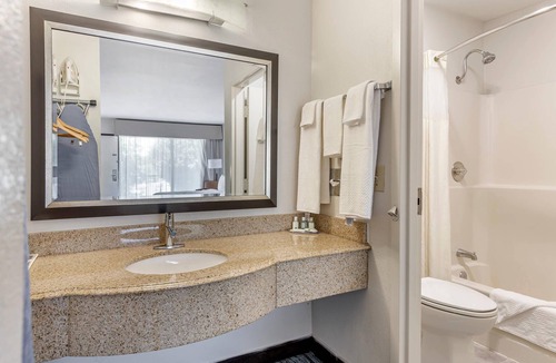 Mount Airy Hotel | Quality Inn Mount Airy Mayberry