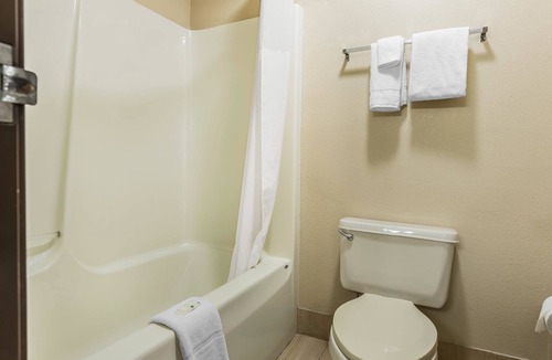 Mount Vernon Hotel | Quality Inn Mount Vernon, IL