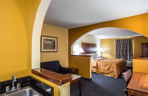 Mullins Hotel | Quality Inn Mullins - Marion