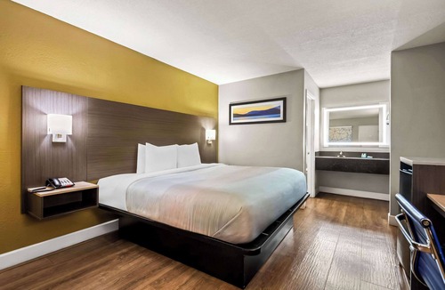 Orange City Hotel | Quality Inn near Blue Spring