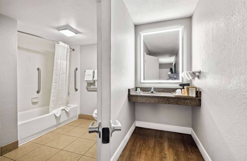 Orange City Hotel | Quality Inn near Blue Spring