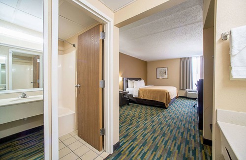 Pacific Hotel | Quality Inn Near Six Flags St. Louis