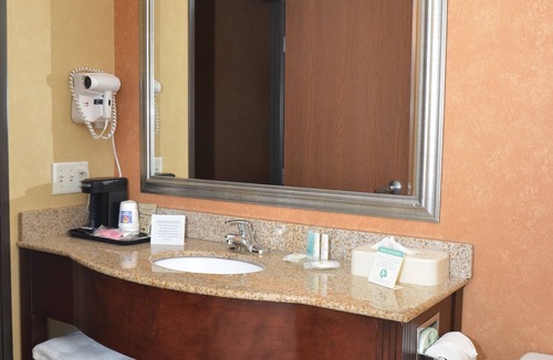 Cheektowaga Hotel | Quality Inn Near Walden Galleria Mall