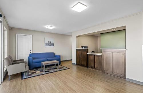 Neosho Hotel | Quality Inn Neosho