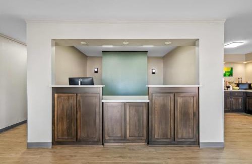 Neosho Hotel | Quality Inn Neosho