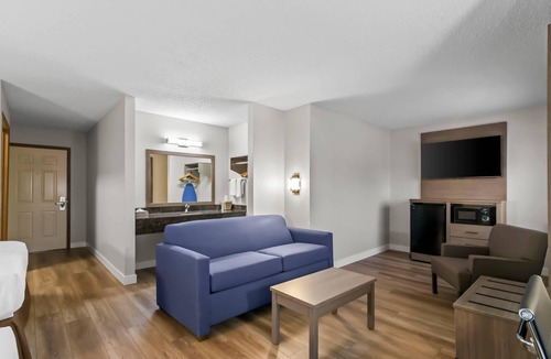 Neosho Hotel | Quality Inn Neosho