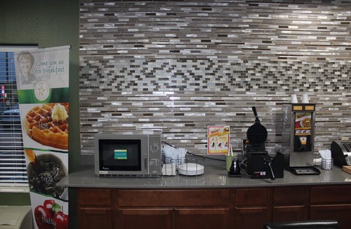 North Vernon Hotel | Quality Inn North Vernon near Hwy 50