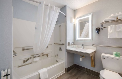 Oneida Hotel | Quality Inn Oneida near Casino