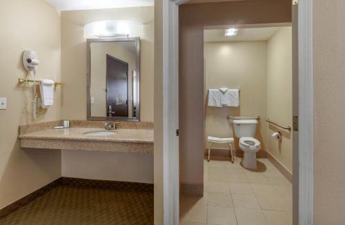 Ontario Hotel | Quality Inn Ontario