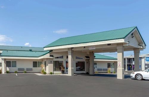 Ontario Hotel | Quality Inn Ontario