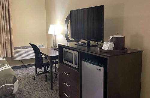 Ontario Hotel | Quality Inn Ontario
