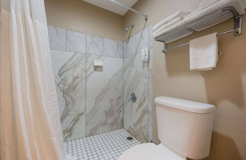 Oxford Hotel | Quality Inn Oxford Anniston I-20