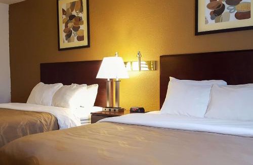 Ozark Hotel | Quality Inn Ozark-Springfield South