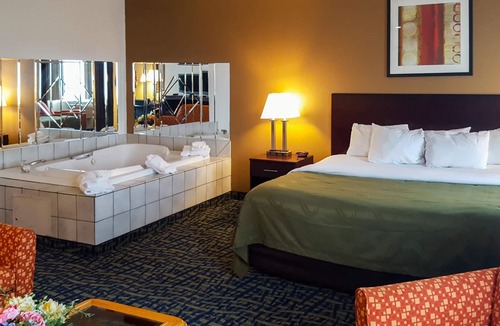 Ozark Hotel | Quality Inn Ozark-Springfield South