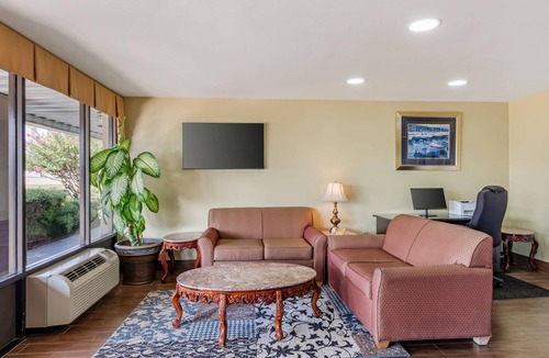 Paris Hotel | Quality Inn Paris