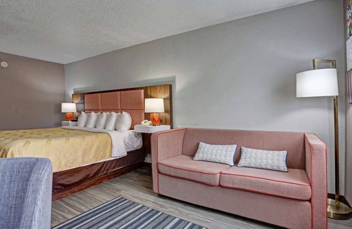 Pierre Hotel | Quality Inn Pierre - Fort Pierre