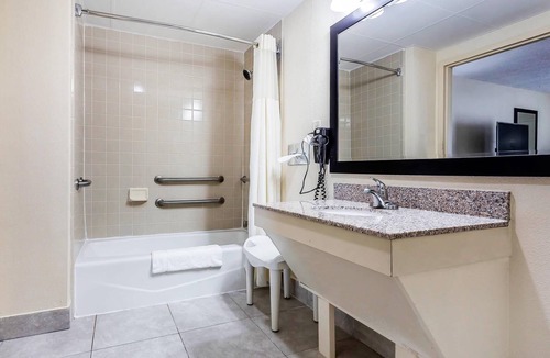 Southern Pines Hotel | Quality Inn Pinehurst Area
