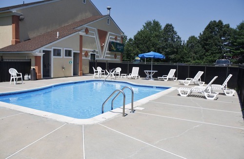 Plainfield Hotel | Quality Inn Plainfield I-395