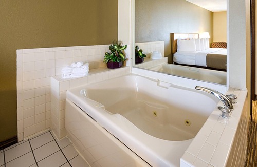 Princeton Hotel | Quality Inn Princeton