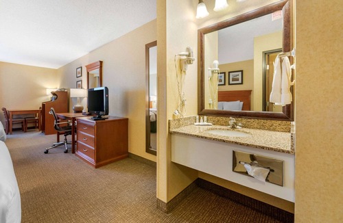 Pueblo Hotel | Quality Inn Pueblo North