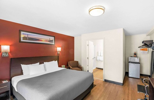Queensbury Hotel | Quality Inn Queensbury - Lake George Area