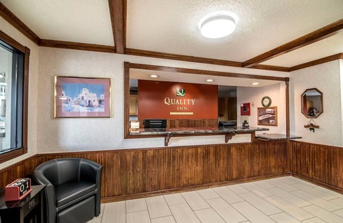 Raton Hotel | Quality Inn Raton
