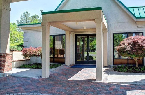 Mosby Hotel | Quality Inn Richmond North