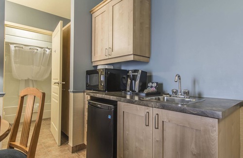 Riviere Du Loup Hotel | Quality Inn Riviere-du-loup
