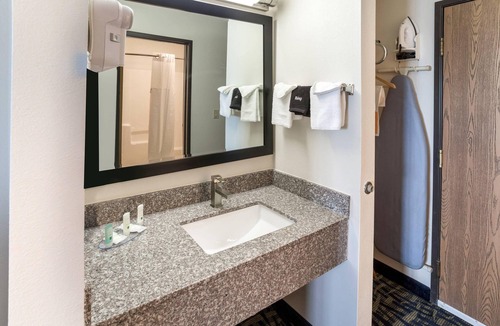 Rochelle Hotel | Quality Inn Rochelle