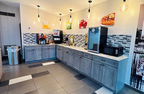 Gates-North Gates Hotel | Quality Inn Rochester West