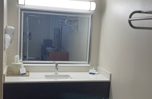 Roxboro Hotel | Quality Inn - Roxboro South
