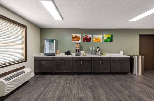 Airport Township Hotel | Quality Inn Saint Louis Airport