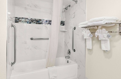 Salem Hotel | Quality Inn Salem - I-81