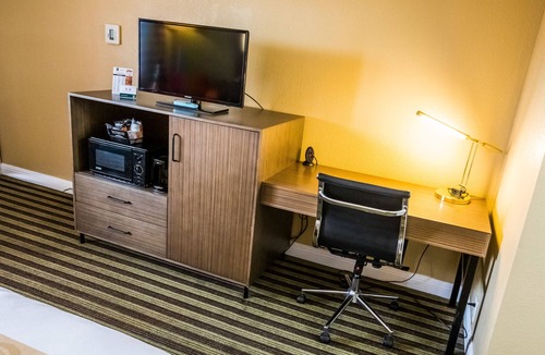 Salinas Hotel | Quality Inn Salinas City Center Area