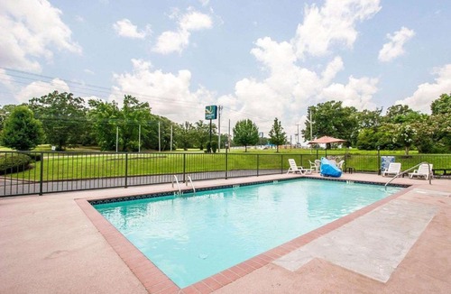Savannah Hotel | Quality Inn Savannah South