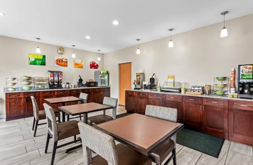 Shorewood-Tower Hills-Harbert Hotel | Quality Inn Sawyer