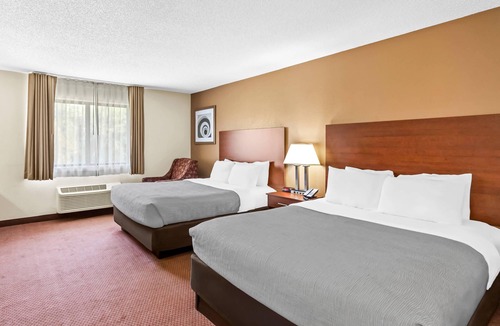 Shorewood-Tower Hills-Harbert Hotel | Quality Inn Sawyer