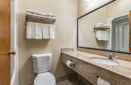 Schenectady Hotel | Quality Inn Schenectady - Albany