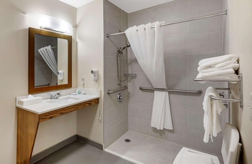 Seneca Hotel | Quality Inn Seneca Clemson Area US-123