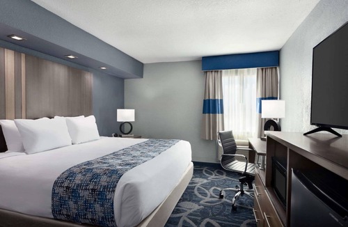 Shawnee Hotel | Quality Inn Shawnee North I-40