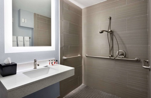 Shawnee Hotel | Quality Inn Shawnee North I-40