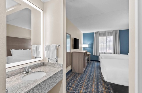 Shepherdstown Hotel | Quality Inn Shepherdstown