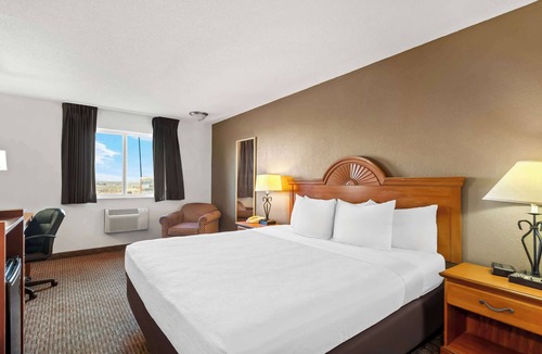 Sidney Hotel | Quality Inn Sidney I-80